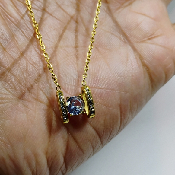 New Elegant Gold Necklace Stainless Steel with Crystal Pendant - Picture 7 of 8